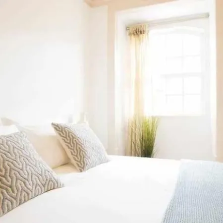 Moeda '60 - Second Floor * Коимбра