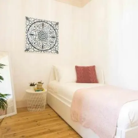 Moeda '60 - Second Floor Апартаменты