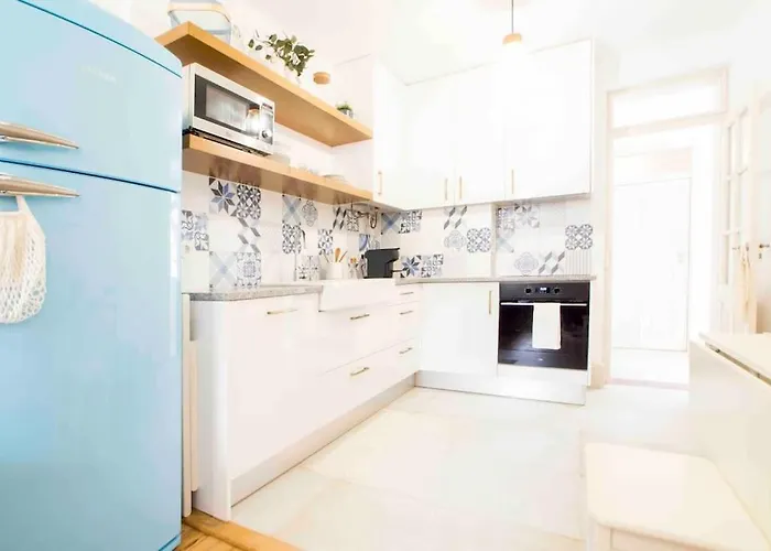 Moeda '60 - Second Floor * Κοΐμπρα