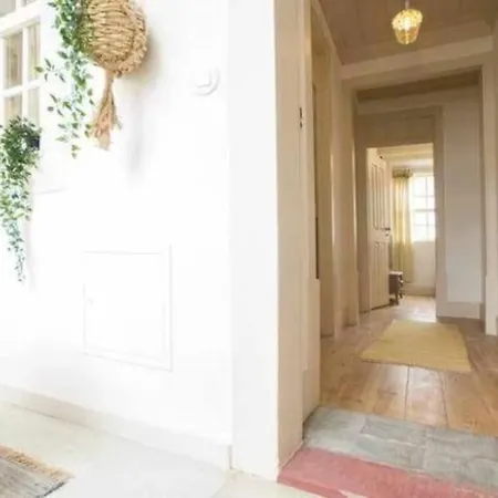 Moeda '60 - Second Floor *